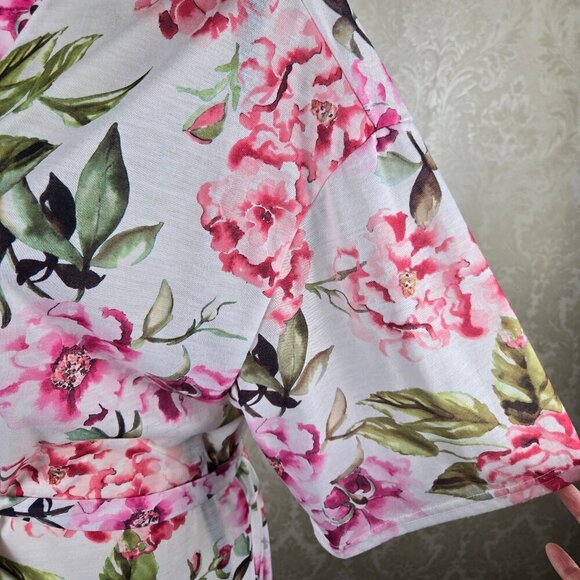 Show Me Your Mumu One Size Floral Robe with Matching Tie Belt Short Sleeve - Picture 4 of 11
